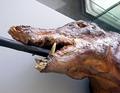 Imitate Wildschweinbraten am Spiess Originalgröße